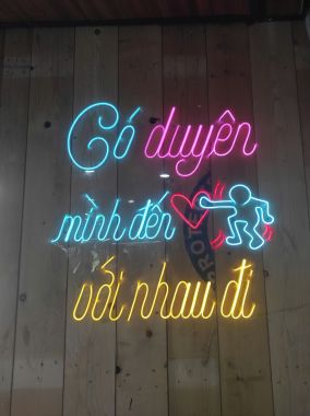 THI CÔNG LED NEON