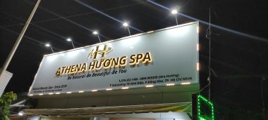 Thi Công Bảng Hiệu Spa Đẹp, Sang Trọng Và Nổi Bật Về Đêm