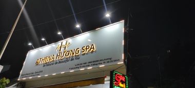 Thi Công Bảng Hiệu Spa Đẹp, Sang Trọng Và Nổi Bật Về Đêm