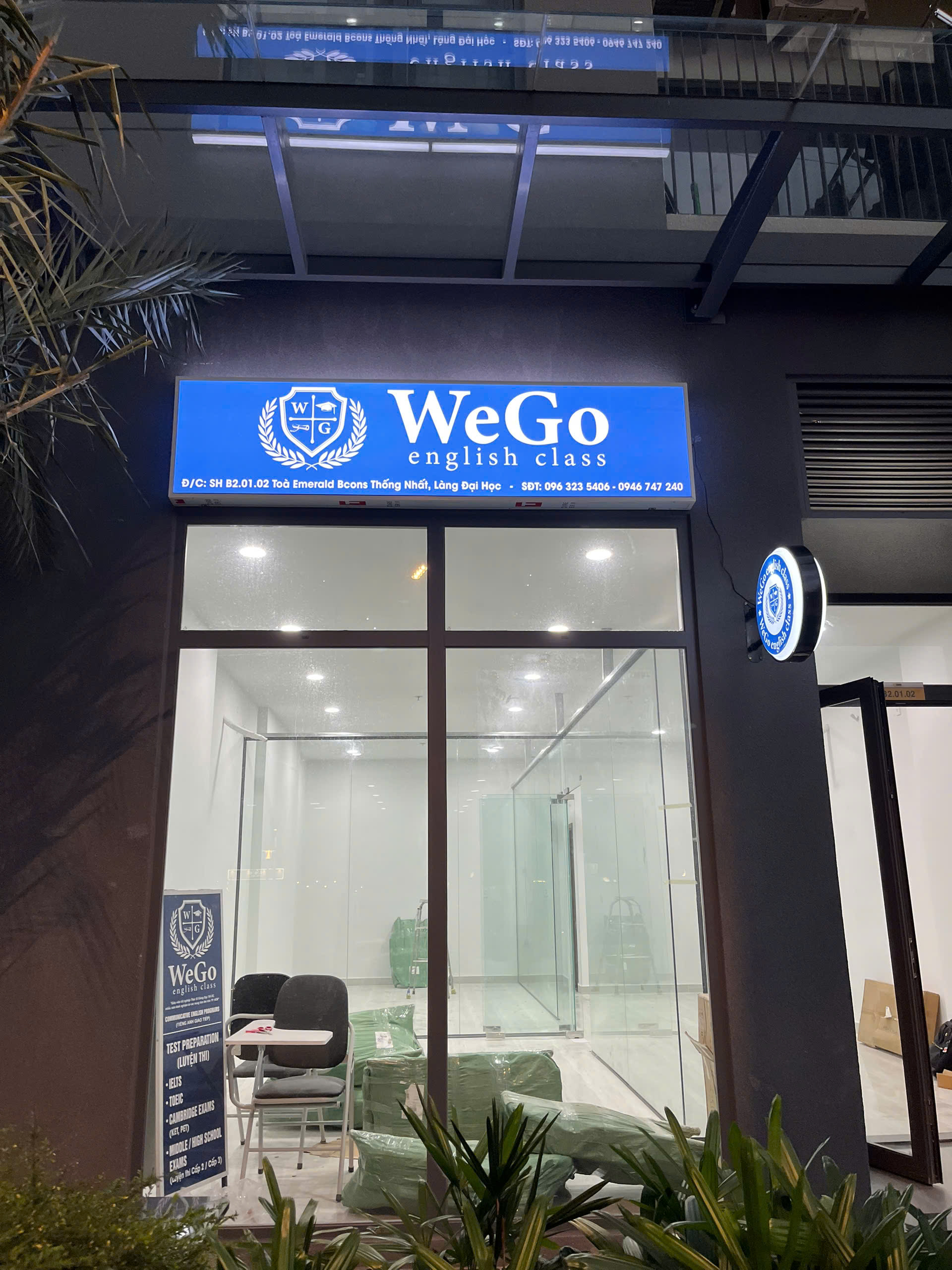 Thi Công Bảng Hiệu Trung Tâm Anh Ngữ WeGo – Hộp Đèn Mặt Tiền Nổi Bật