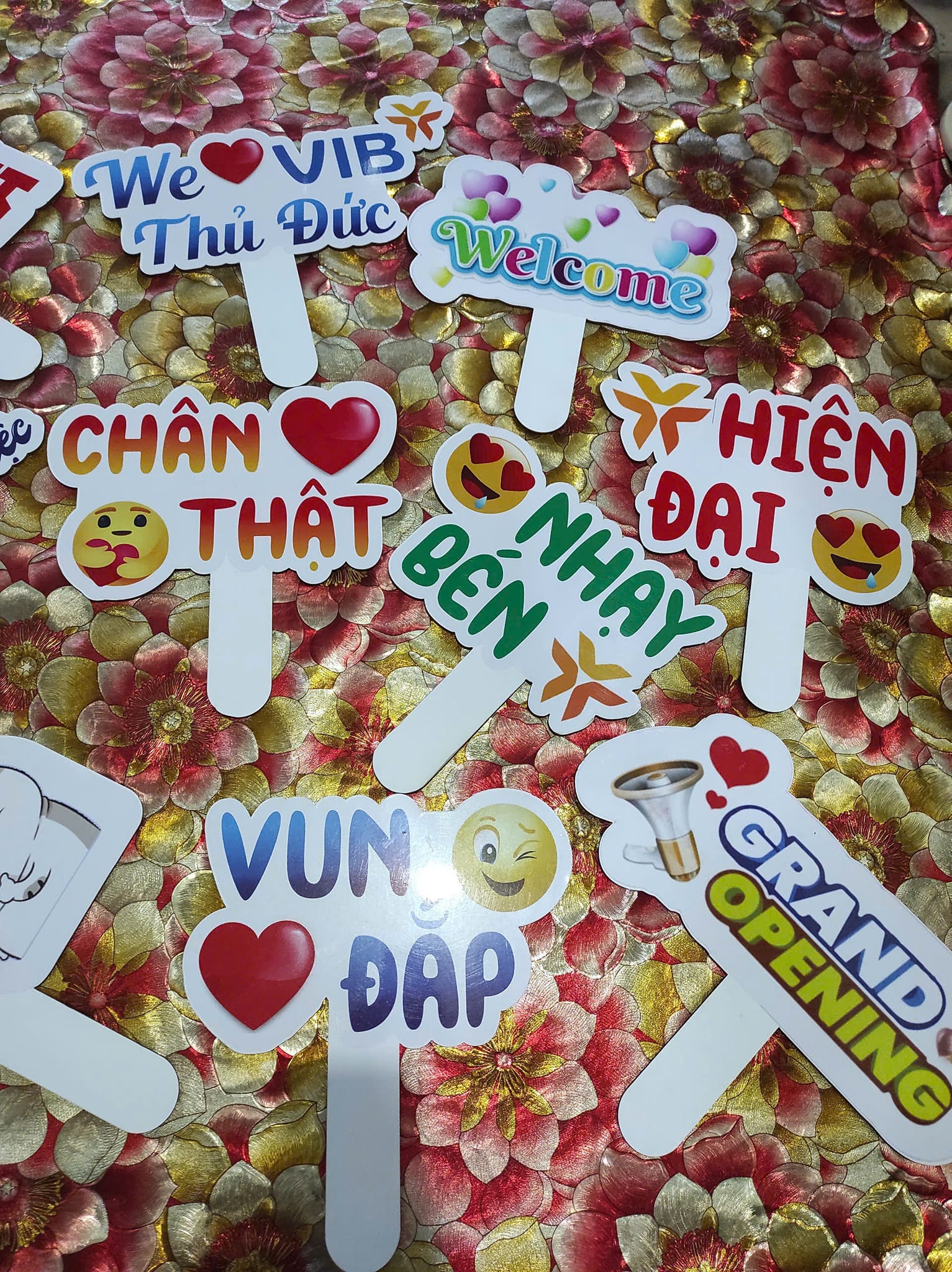 HASHTAG TAY CẦM
